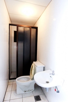 Apartment (Common Bath)