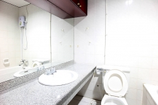 Apartment (Master Bath) 1
